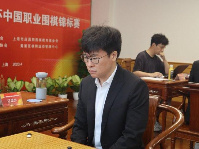 筱崎爱裸乳照无奶罩